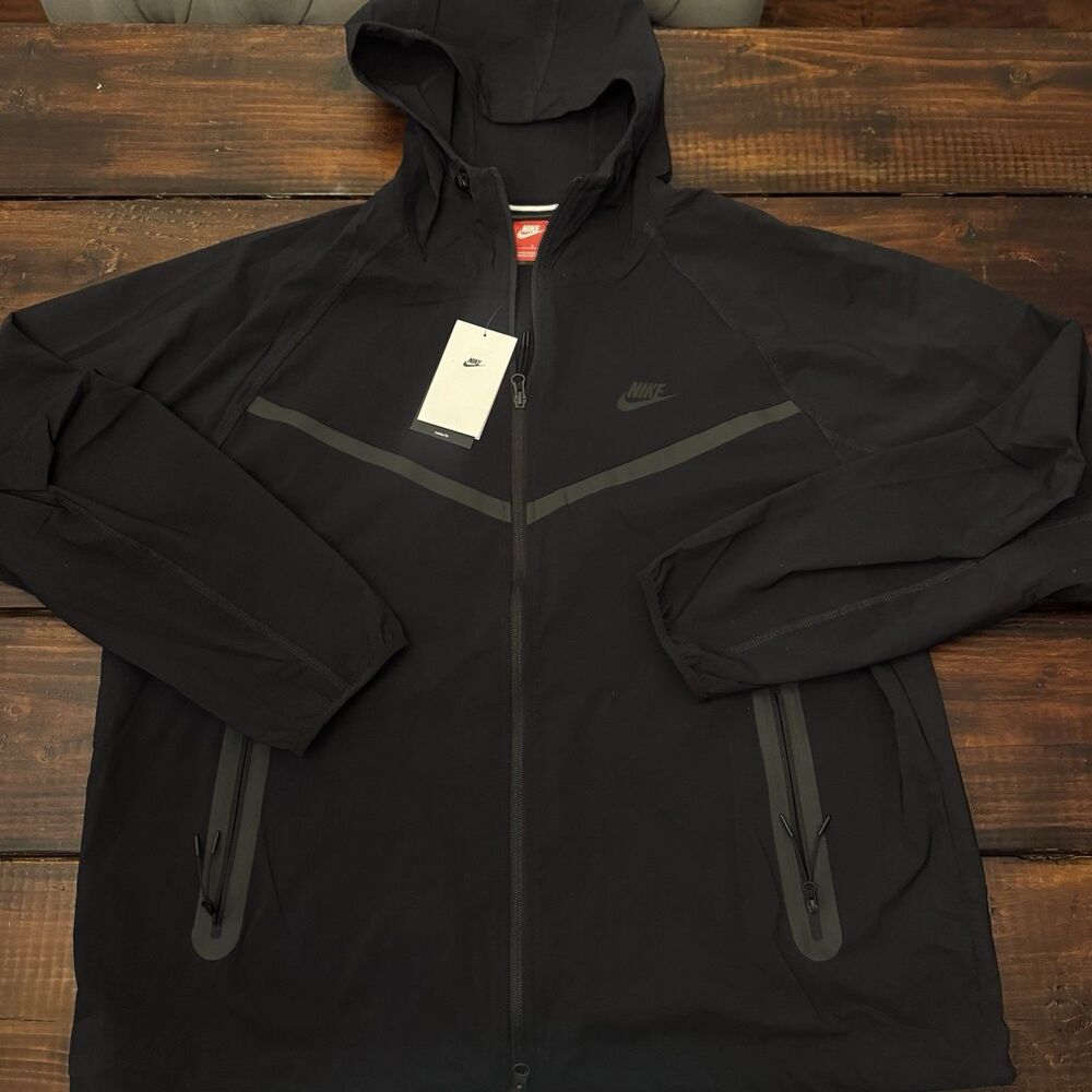 Nike Tech Woven Jacket - Picture 9 of 11
